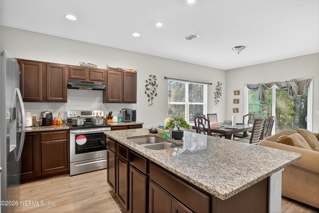 Building Photo - 756 Talking Tree Dr