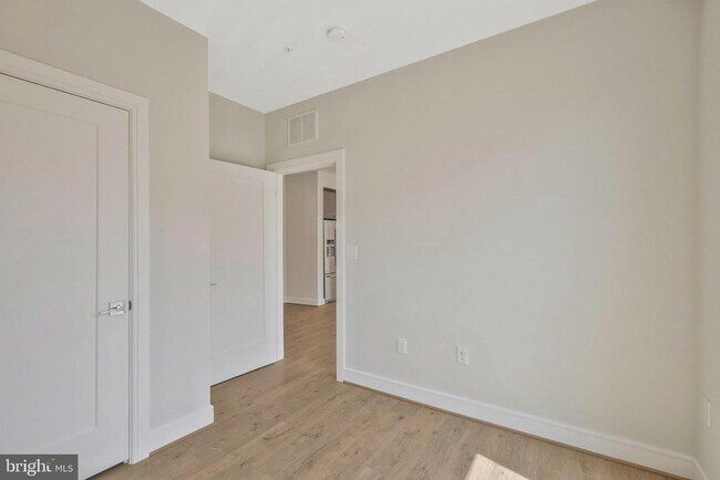 Building Photo - 635 Slaters Ln