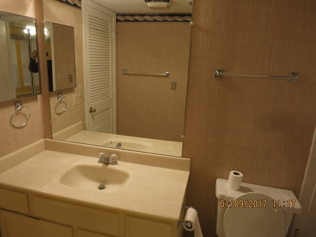 Building Photo - 6737 S Peoria Ave