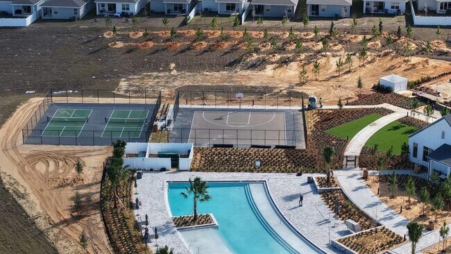 Building Photo - 1656 Pyramid Hl St