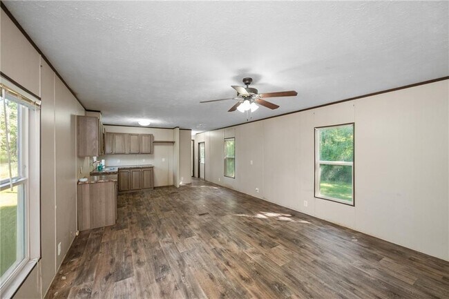 Building Photo - 6550 Oak Grove Rd