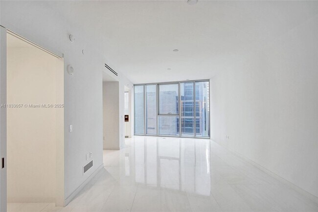 Building Photo - 300 Biscayne Blvd Way