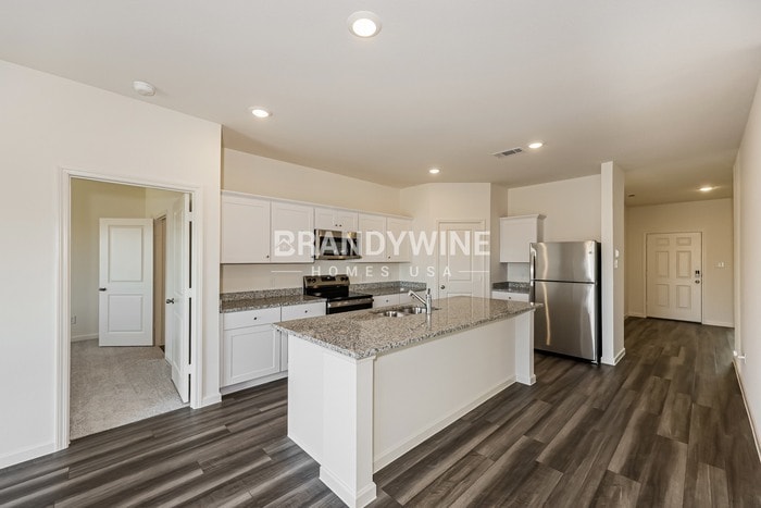 Building Photo - 8352 Sniptoe Dr