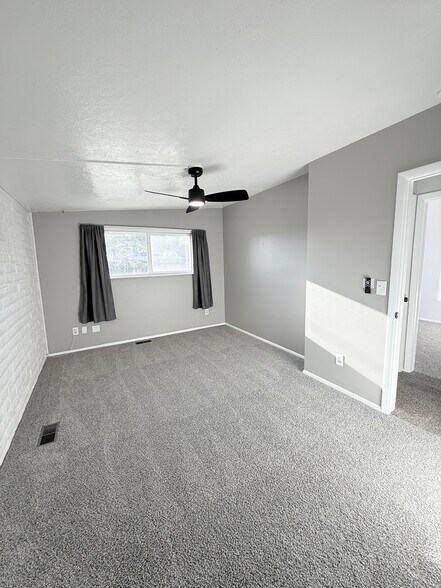 Building Photo - 3815 Orchard Ave