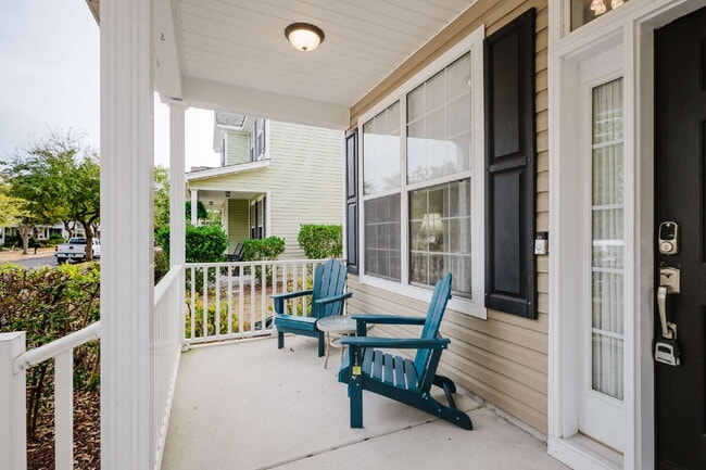 Building Photo - Furnished 3 Bedroom Home in Bluffton Park