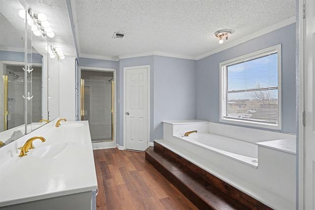 Building Photo - 5421 Buchanan St