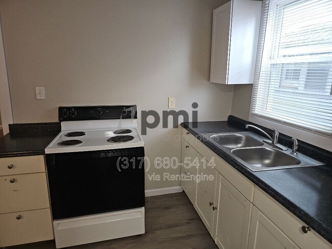 Building Photo - 403 Wallace Ave