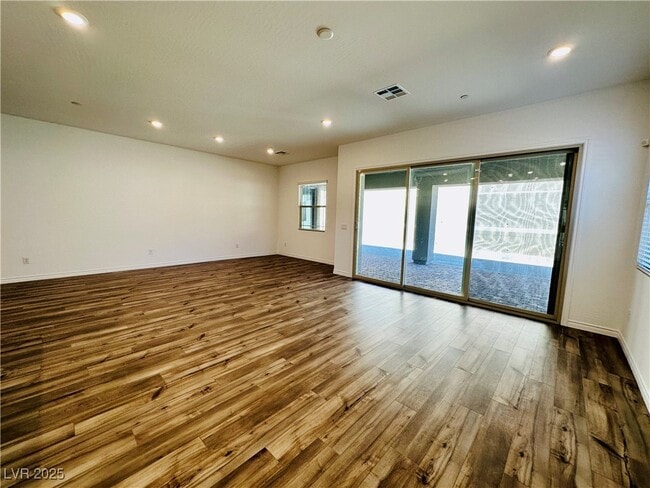 Building Photo - 981 Woodburn Ln