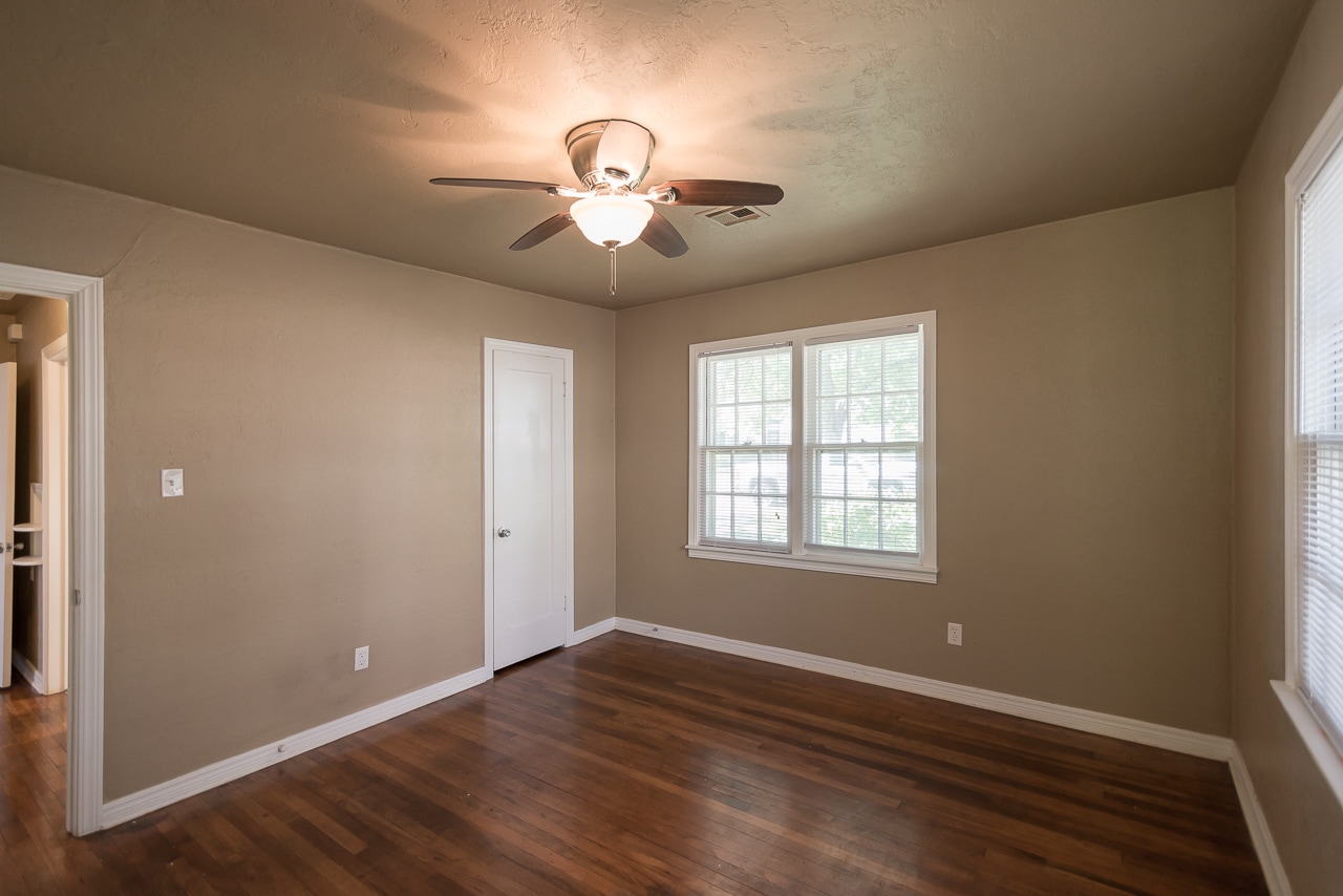 Building Photo - 2025 W Admiral Rd