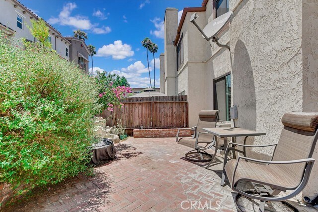 Building Photo - 821 S Cerritos Ave