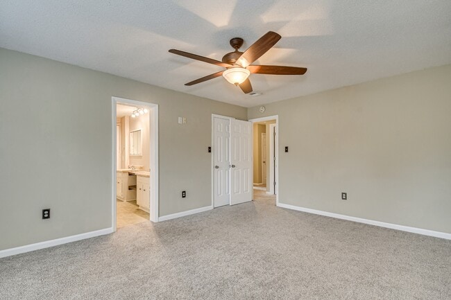 Building Photo - 4410 Goshen Lake Dr S