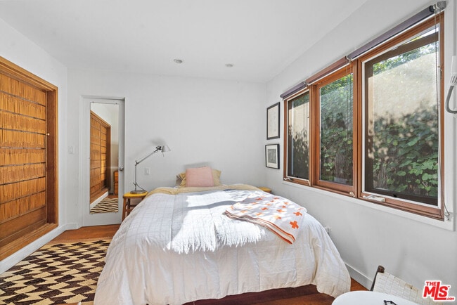 Building Photo - 648 Palms Blvd