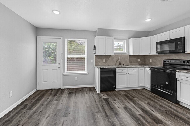 Building Photo - 513 Avenue I