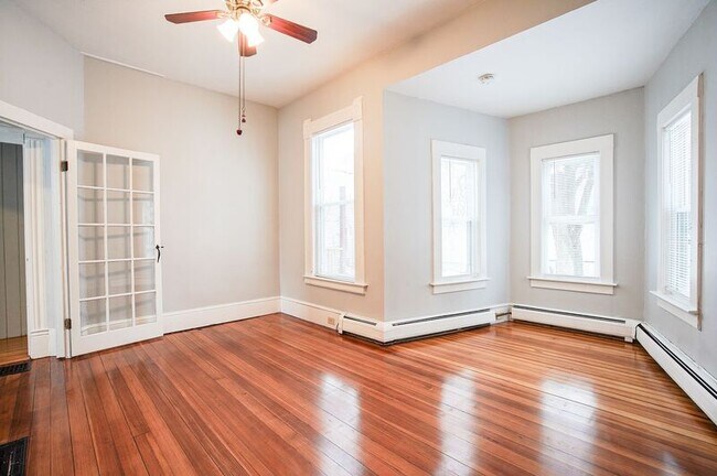 Building Photo - 21 Day Ave