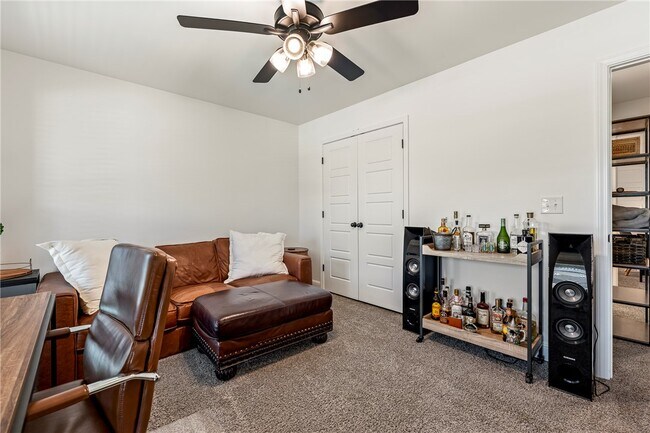 Building Photo - 2402 Armstrong Ln