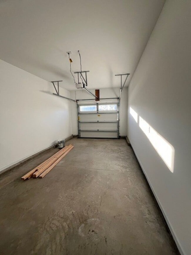 Building Photo - Brand New 3 bedroom 2.5 bath townhome in Leland area