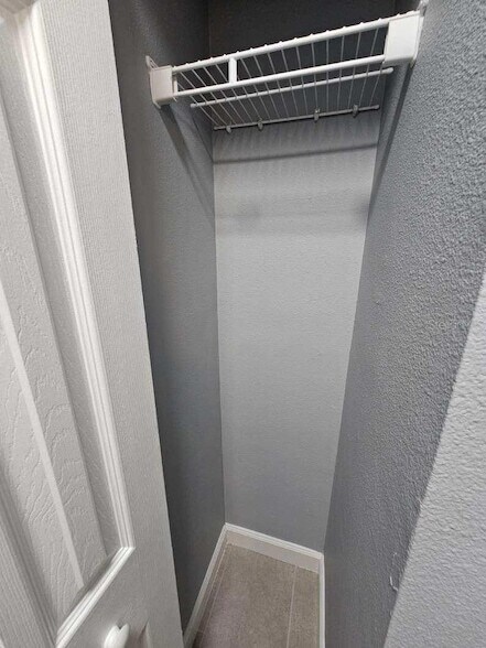 Building Photo - 2533 Grassy Point Dr