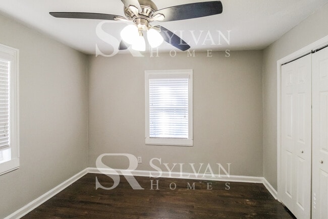 Building Photo - The living is easy in this 3 bedroom, 2 bathroom home