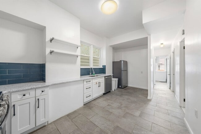 Building Photo - 124 73rd St