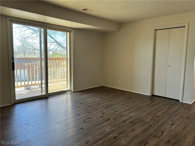 Building Photo - 213 Concord Ct