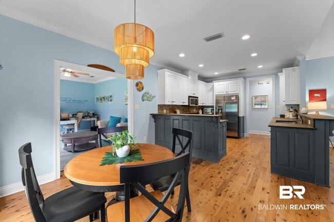 Building Photo - 25911 Tealwood Dr