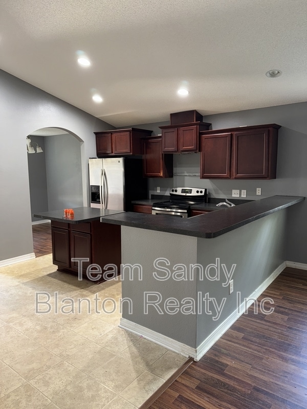 Building Photo - 686 Mozingo Ln