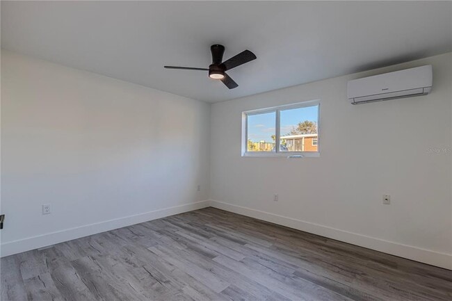 Building Photo - 2061 S Peninsula Dr
