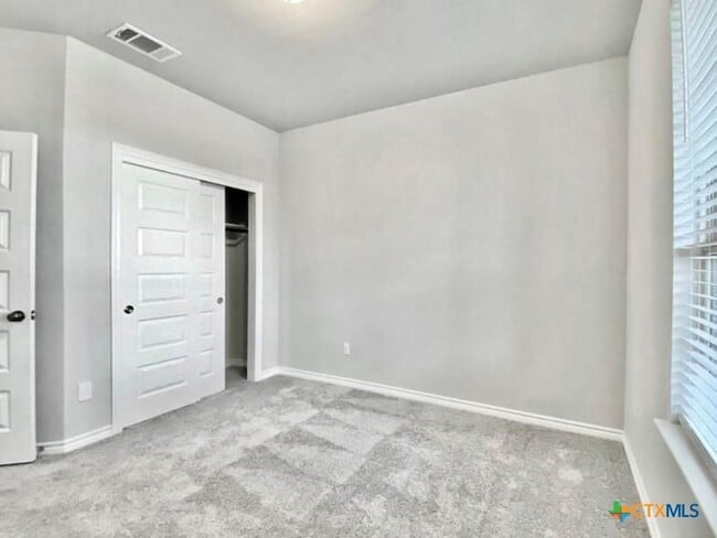 Building Photo - 816 Alta Wy