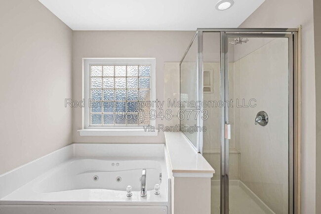 Building Photo - 10613 Bere Island Dr