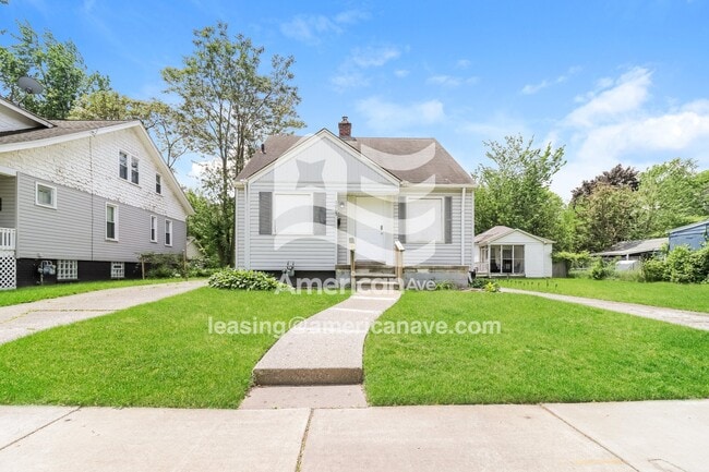 Building Photo - 5065 Lafontaine St