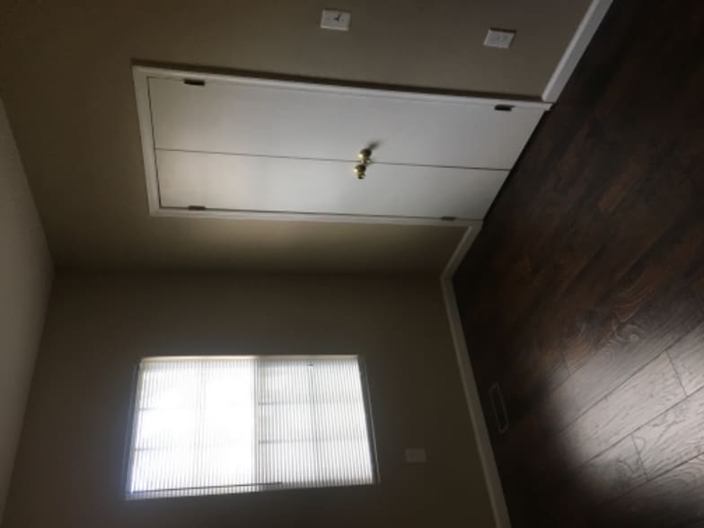 Building Photo - 3400 Fairview Ave