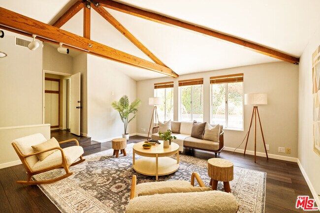 Building Photo - 3588 Mandeville Canyon Rd