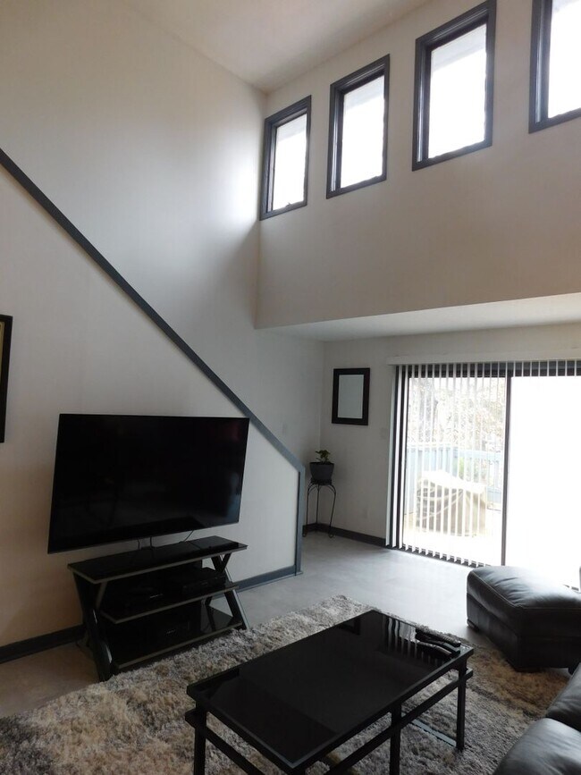 Building Photo - 1607 Harbourside Dr