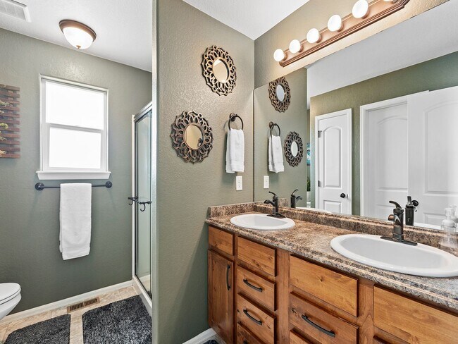 Building Photo - Beautiful 3 Bed, 2 Bath Ranch-Style House in East Windsor!