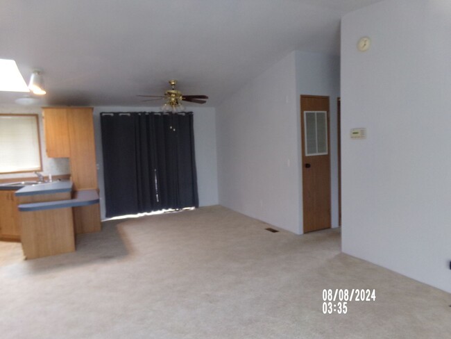 Building Photo - 3bd 2ba Located in Ocean Shores