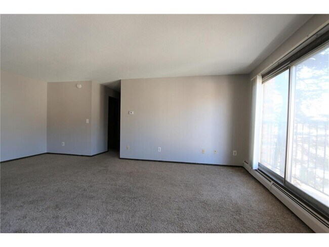 Building Photo - 3620 E 42nd St