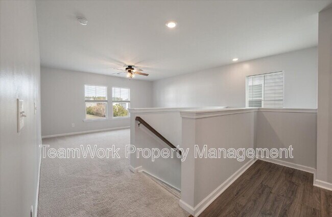 Building Photo - 208 Evergreen Ave