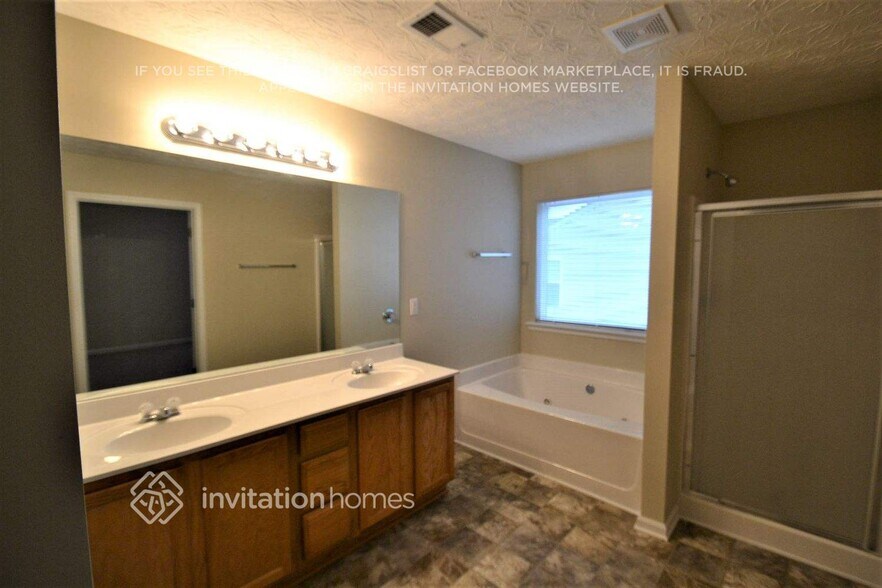 Building Photo - 250 Silver Arrow Cir