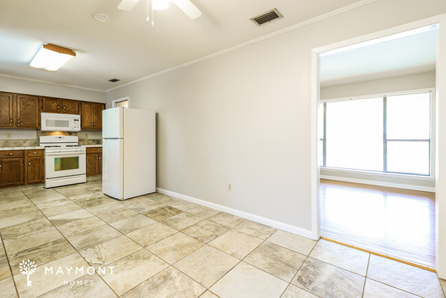 Building Photo - Lovely 3 Bedroom 2 Bathroom Home in Benton
