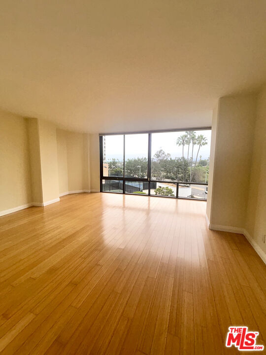 Building Photo - 4337 Marina City Dr