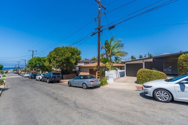 Building Photo - Hermosa Beach Home Rental