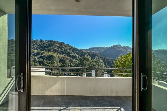 Building Photo - 11470 Dona Evita Dr