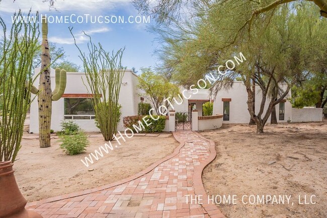 Primary Photo - Oro Valley Country Club Golf Course Estate