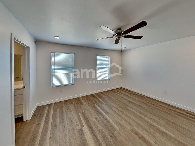 Building Photo - 8225 S 21st Dr
