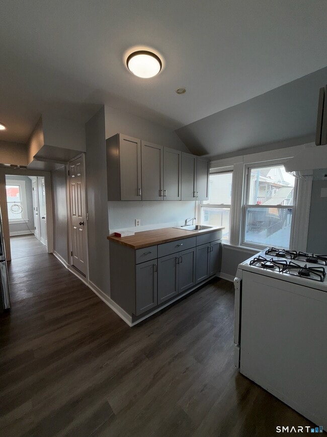 Building Photo - 7-9 Wilson St