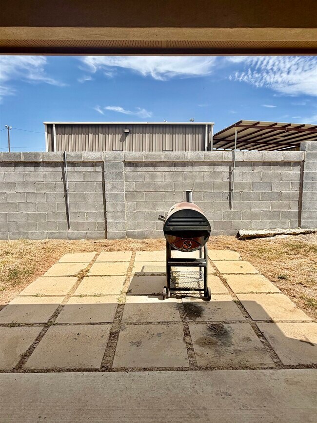 Building Photo - 5310 Hacienda Ln
