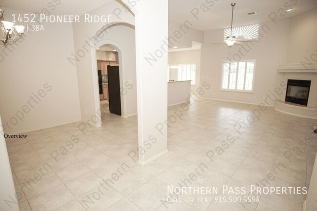 Building Photo - Gorgeous 3BDR Westside Home!