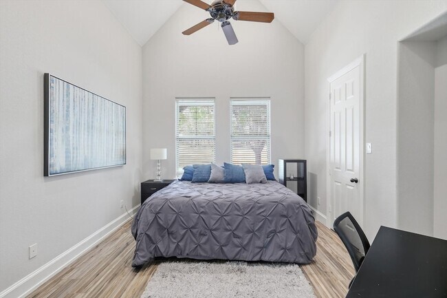 Building Photo - 7889 Steeplechase Cir