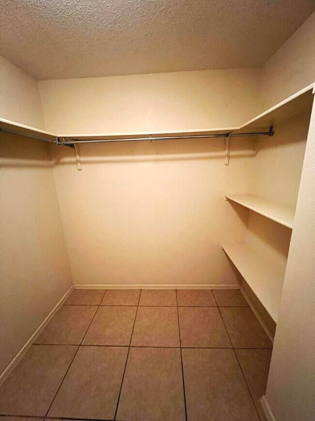 Building Photo - 10183 Dijon Pl