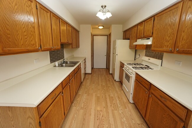 Building Photo - 455 Village Creek Dr